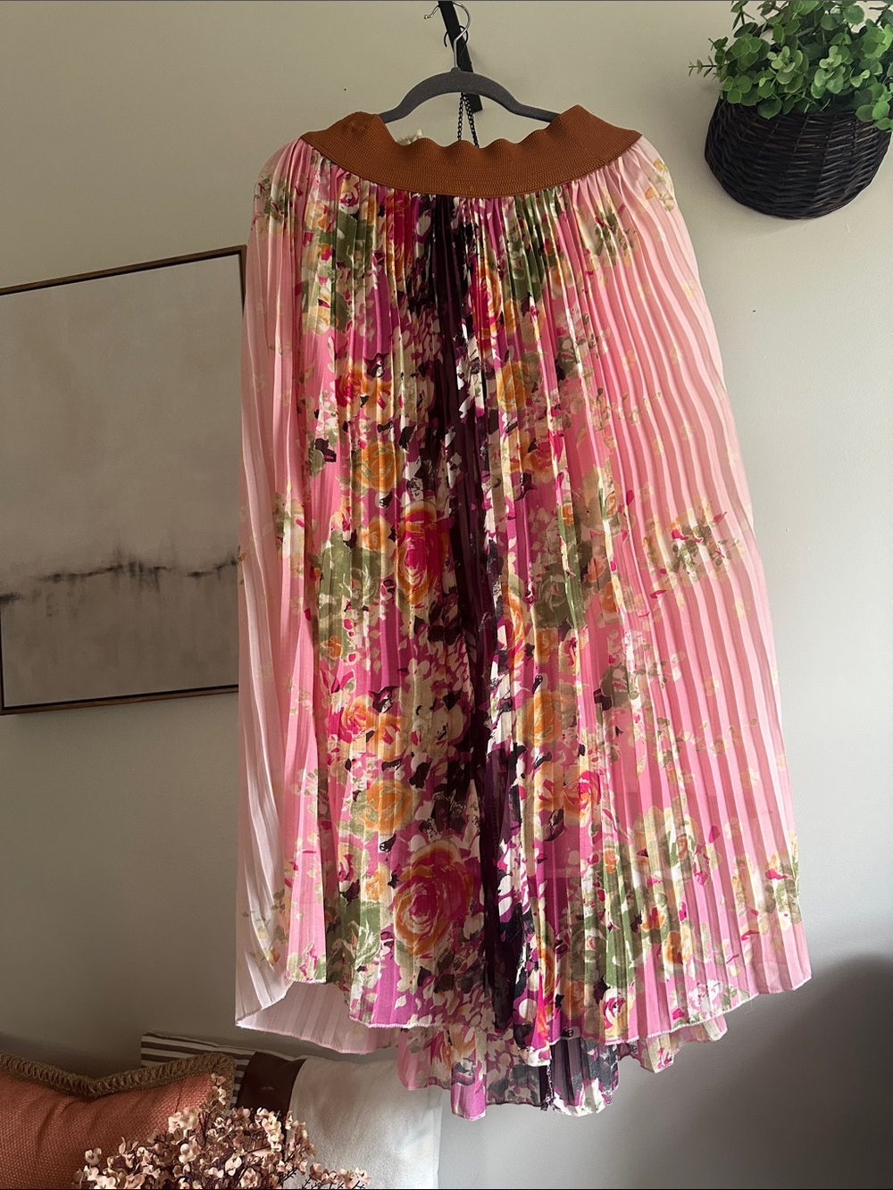 Pleated Pink Floral Midi Skirt - Lightweight Feminine Design